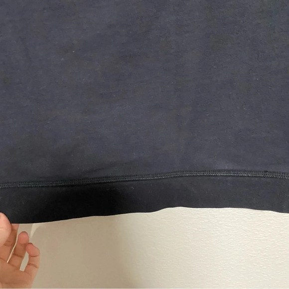 Everlane Navy Blue Short Sleeved Crewneck Thick Knit Tee - Picture 5 of 9